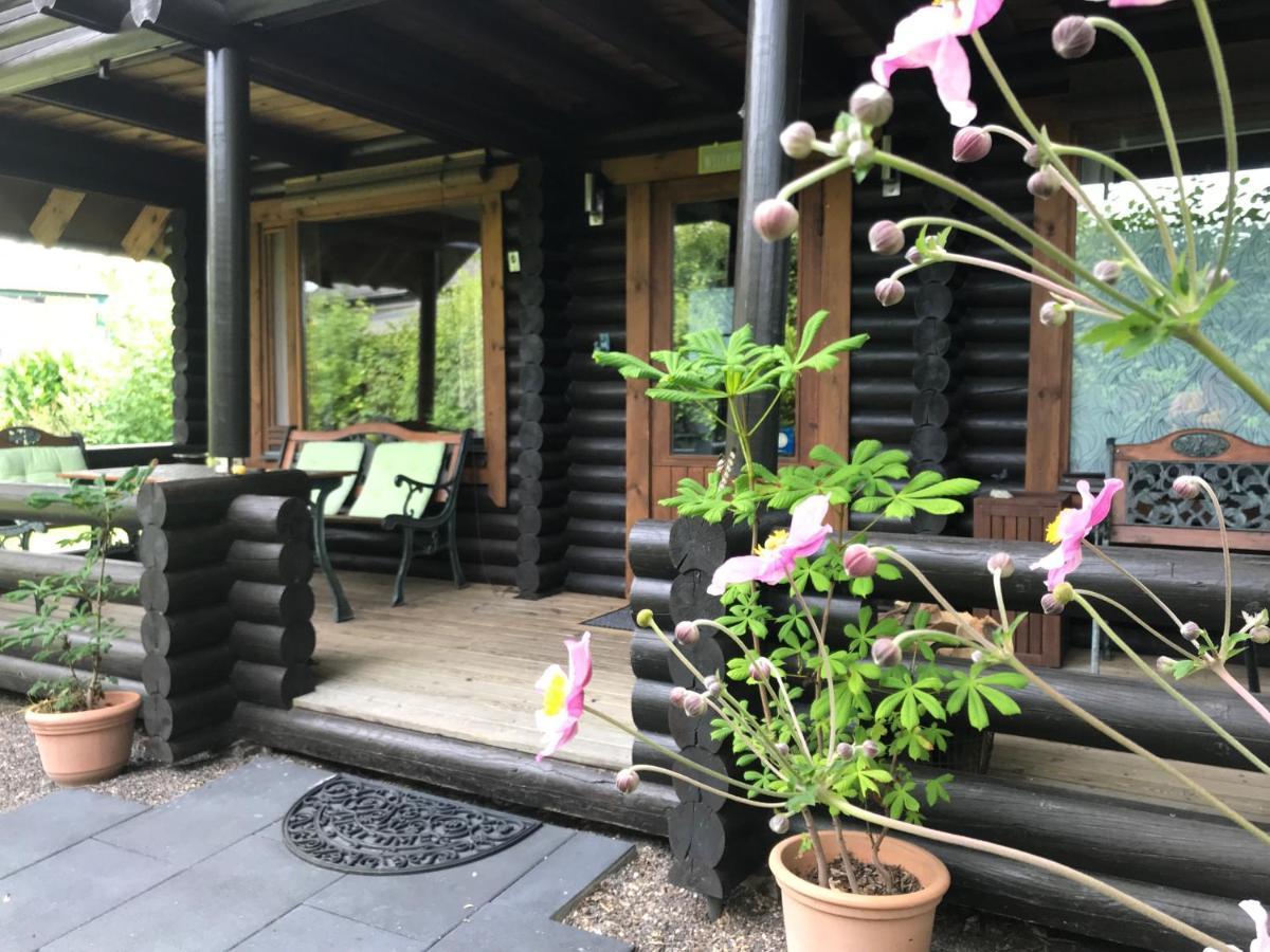 Eifel-Lounge Blockhaus Mit Kamin Garten Balkon Nahe Koeln Therme Bruehl Phantasialand Weilerswist Luaran gambar