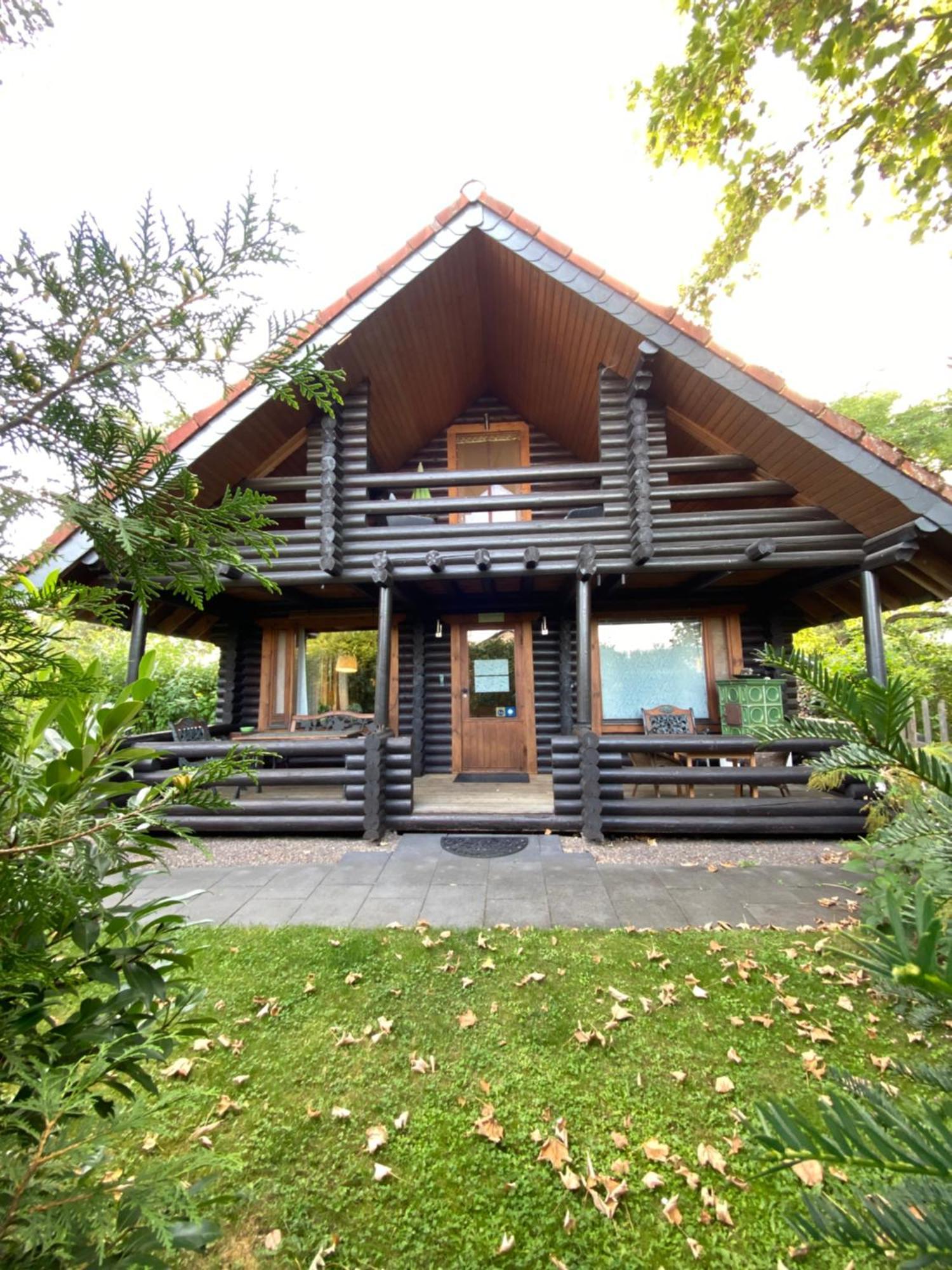 Eifel-Lounge Blockhaus Mit Kamin Garten Balkon Nahe Koeln Therme Bruehl Phantasialand Weilerswist Luaran gambar