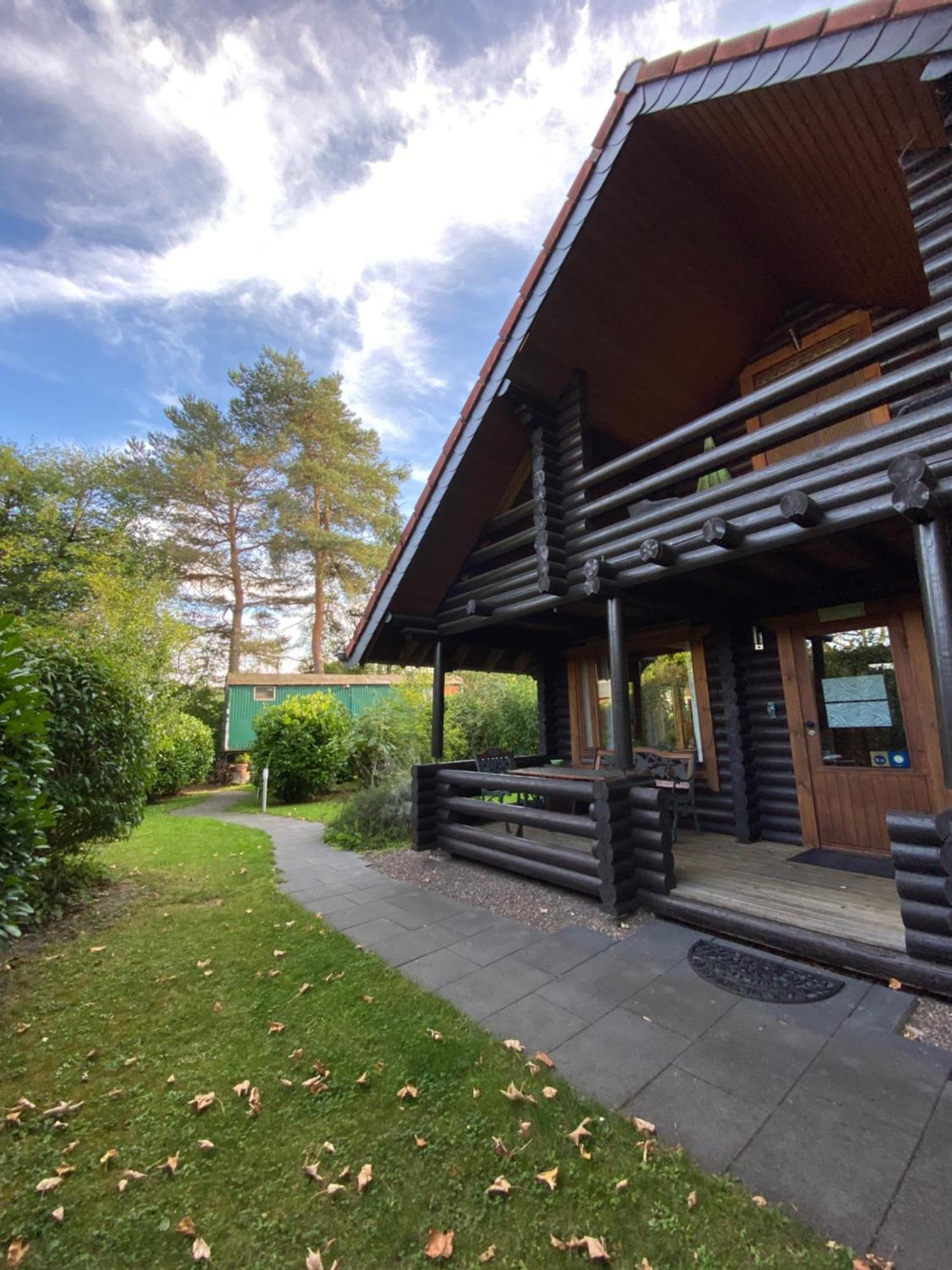 Eifel-Lounge Blockhaus Mit Kamin Garten Balkon Nahe Koeln Therme Bruehl Phantasialand Weilerswist Luaran gambar